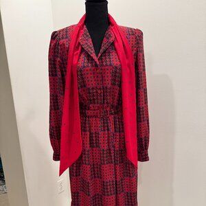 Vintage figure flattering work dress with shoulder pads